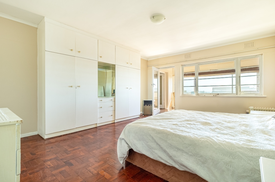 2 Bedroom Property for Sale in Sea Point Western Cape